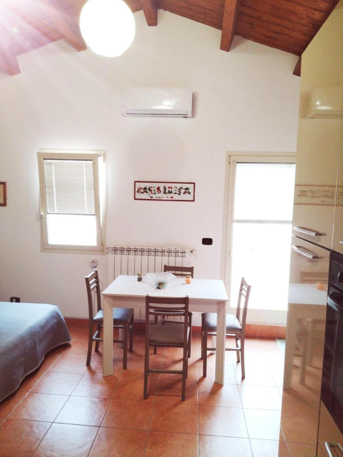 Apartamento Mansarda Con Terrazzo Privato Barletta Exterior foto