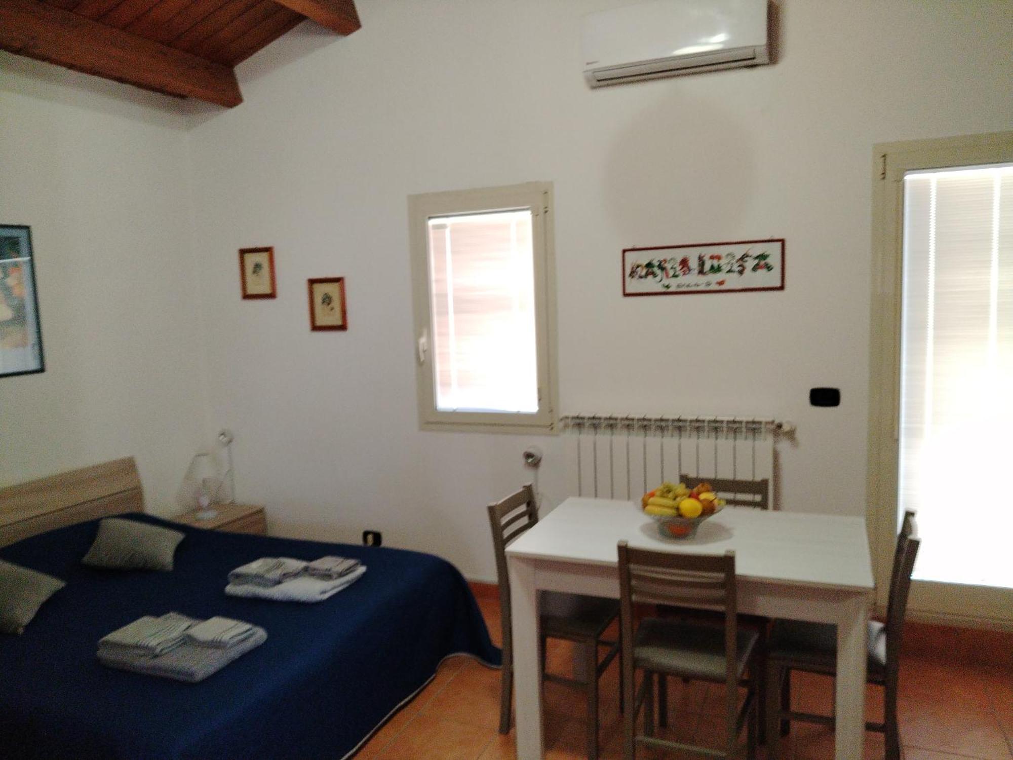 Apartamento Mansarda Con Terrazzo Privato Barletta Exterior foto